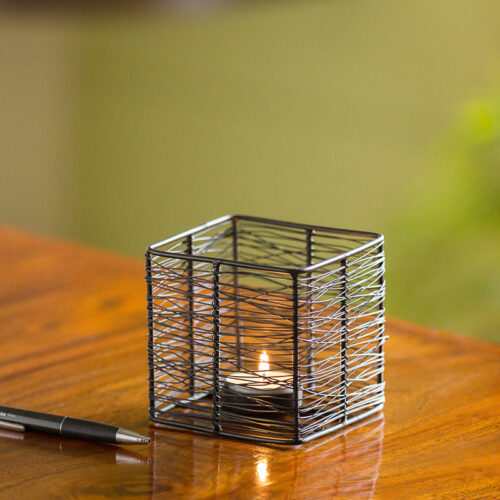 Glowing Mesh Cube Handwired Table Tea-Light Holder In Iron Glowing Mesh Cube Handwired Table Tea-Light Holder In Iron