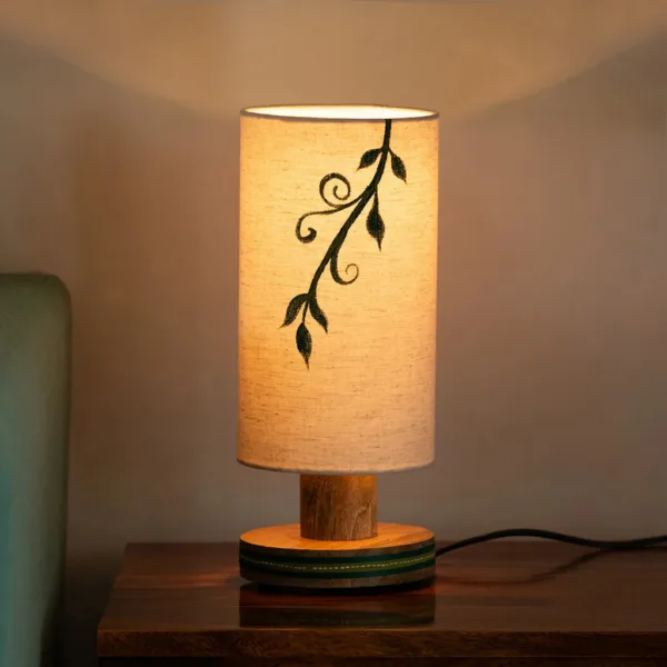 Grape Vines' Hand-Painted Decorative Table Lamp In Mango Wood (30 cm) Grape Vines' Hand-Painted Decorative Table Lamp In Mango Wood (30 cm)