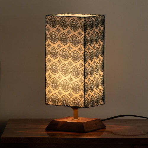 'Paisley-Carved' Decorative Table Lamp In Mango Wood (33 Cm, Without Bulb, Handcrafted) 'Paisley-Carved' Decorative Table Lamp In Mango Wood (33 Cm, Without Bulb, Handcrafted)